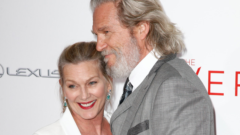Jeff Bridges and Susan Geston posing together