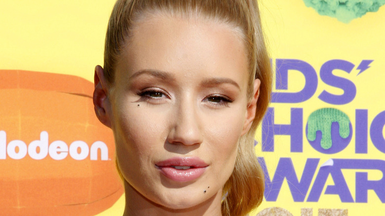 Iggy Azalea posing at event