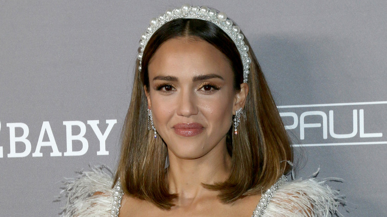 Jessica Alba posing