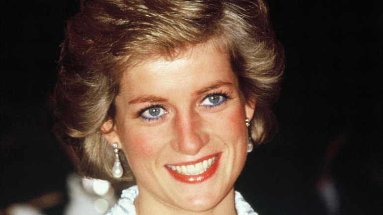 Princess Diana smiling for photo