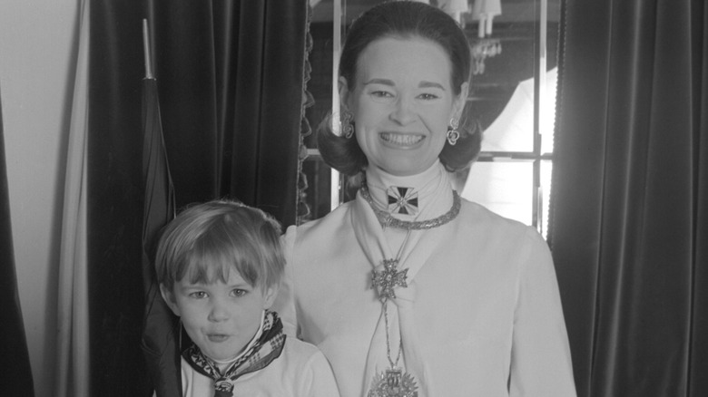 Gloria Vanderbilt and young Carter Cooper