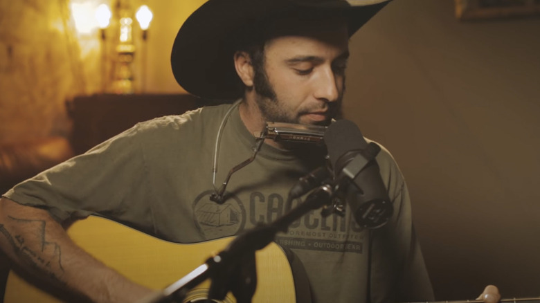 Luke Bell playing guitar