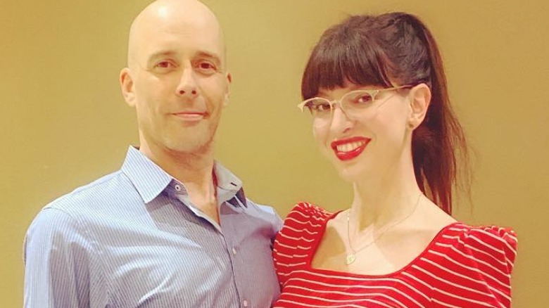 Vance Smith and wife Lindsey Pearlman posing