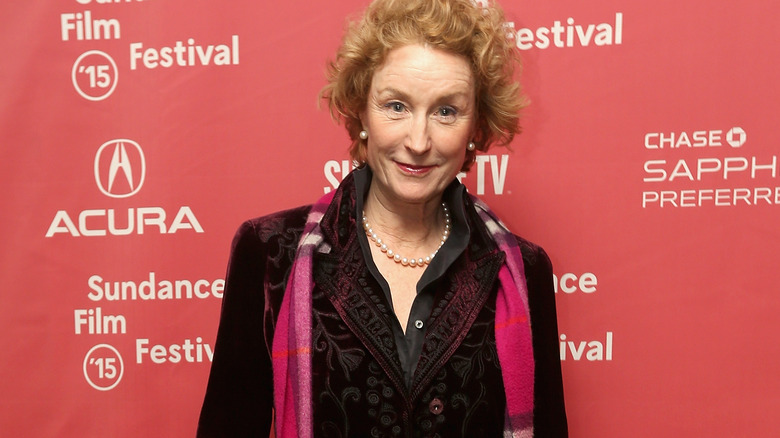 Lisa Banes on red carpet 