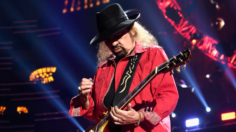 Gary Rossington performing