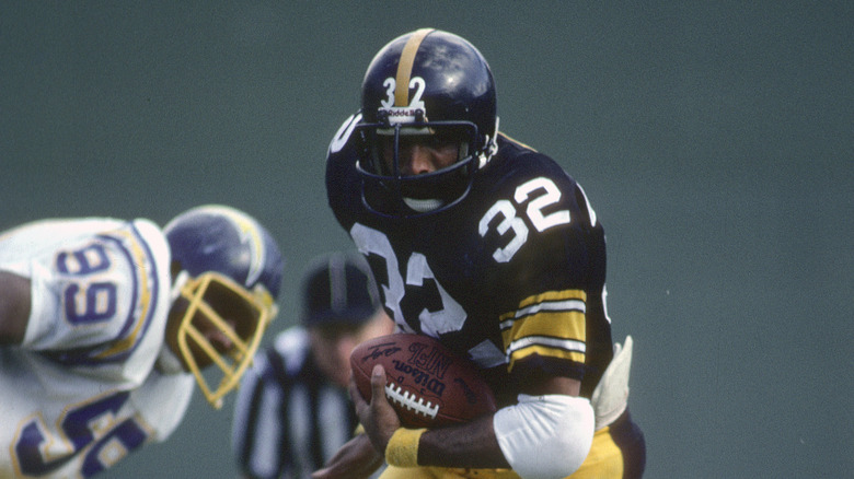 Franco Harris playing football