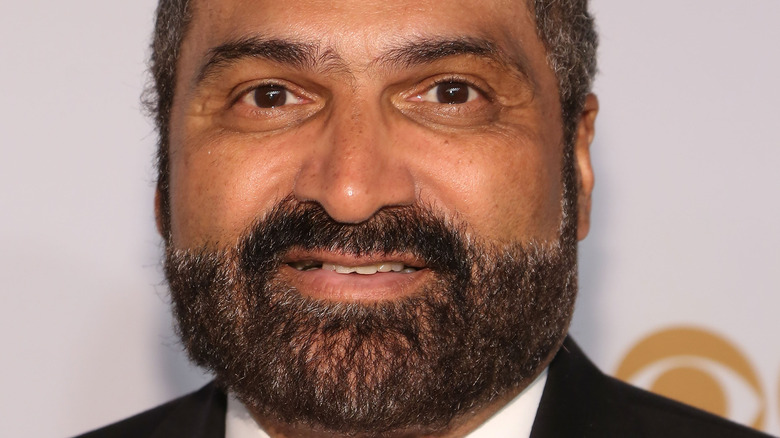 Franco Harris posing for photo