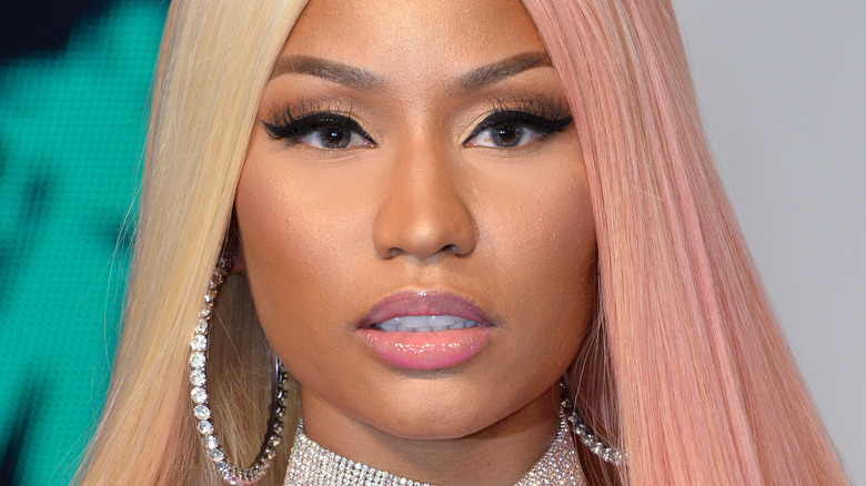 Nicki Minaj in pink hair