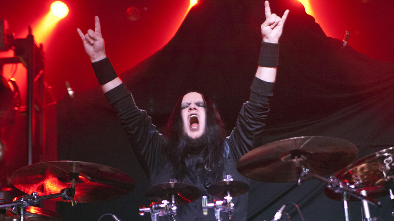 Joey Jordison drumming