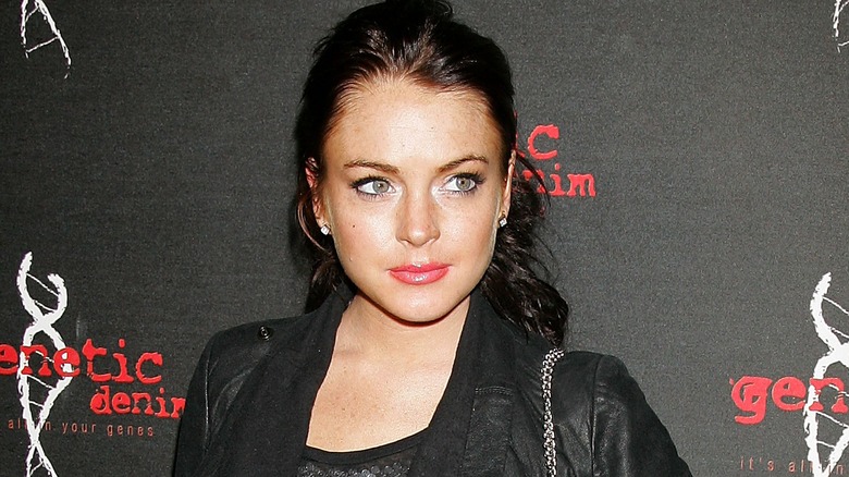 Lindsay Lohan posing on red carpet