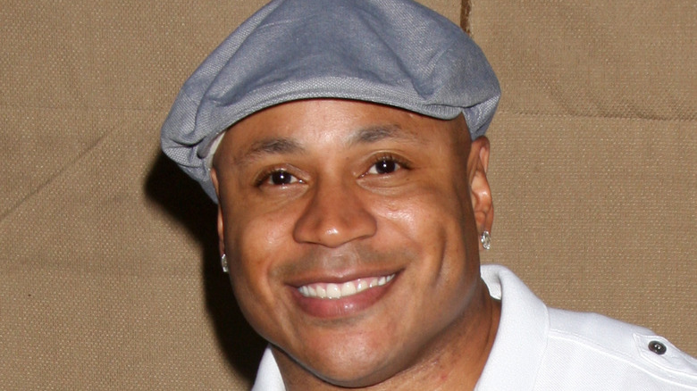 LL Cool J arrives at an event