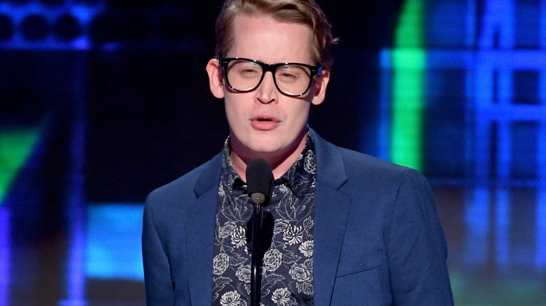 Macaulay Culkin squinting