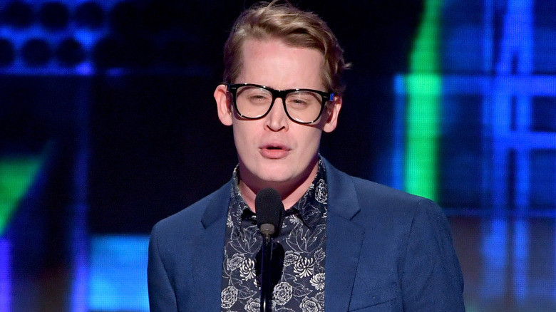 Macaulay Culkin squinting