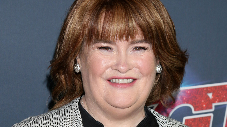 Susan Boyle posing for cameras