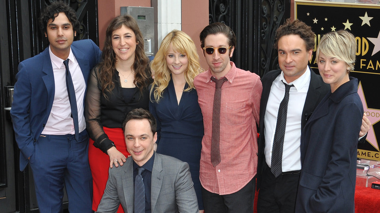 The Big Bang Theory cast posing together