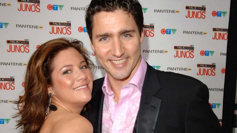 Justin Trudeau and Sophie Gregoire pose together