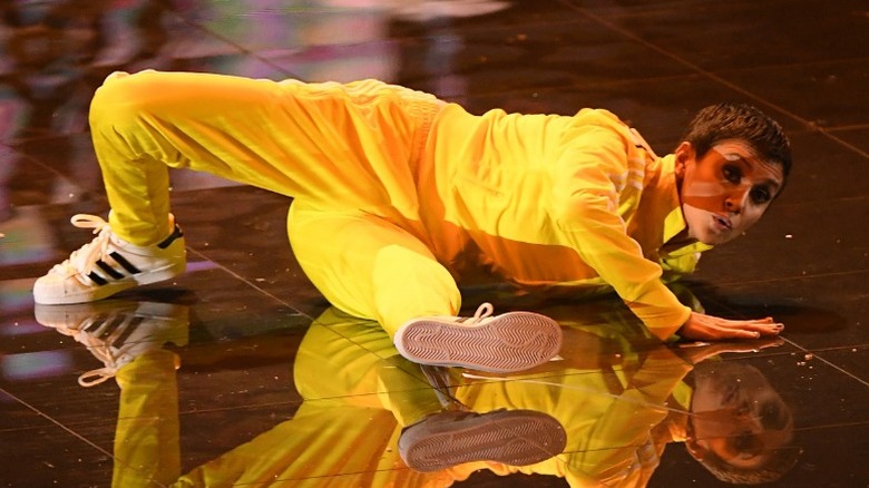 Alyson Stoner dancing at the VMAs