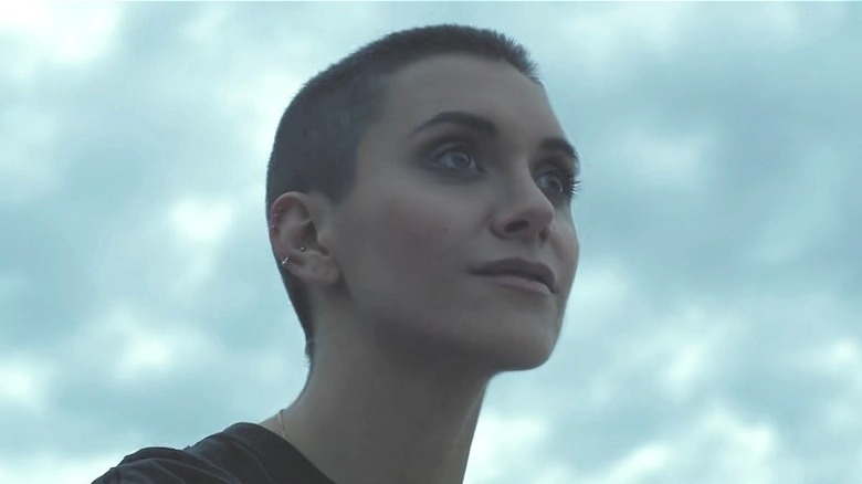 Alyson Stoner, head shaved