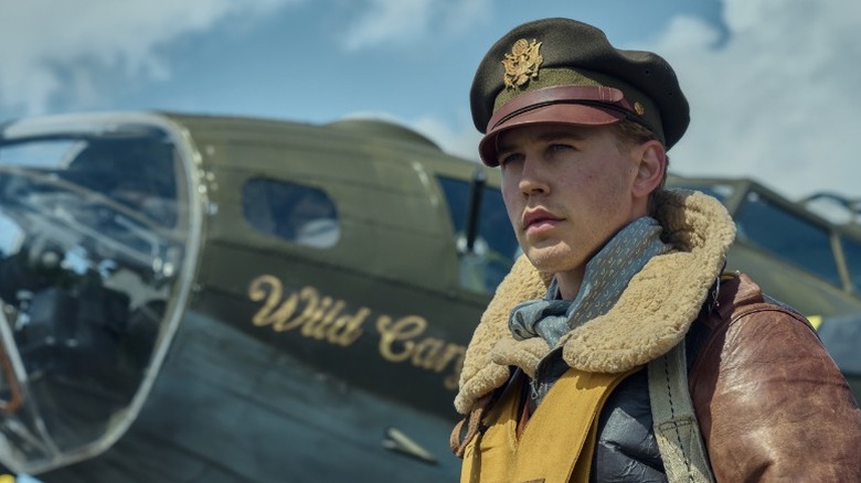 Austin Butler wearing hat