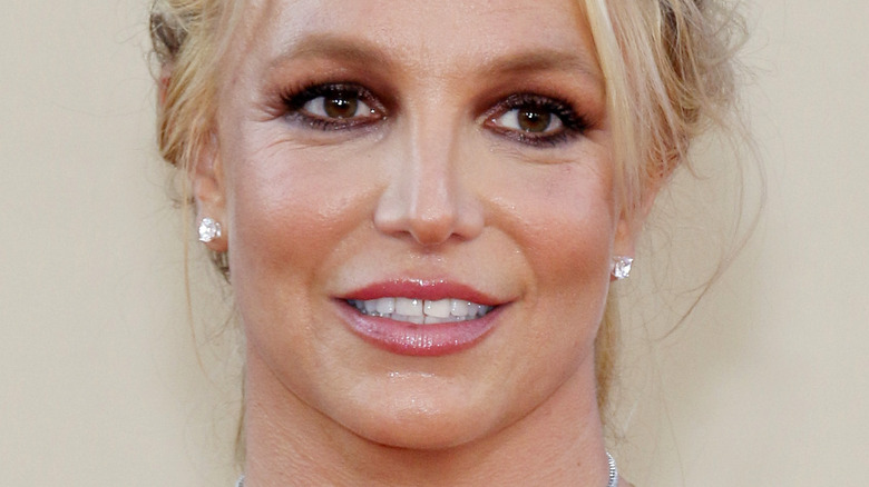 Britney Spears posing on the red carpet