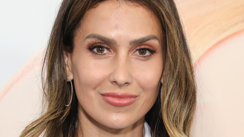 Hilaria Baldwin posing