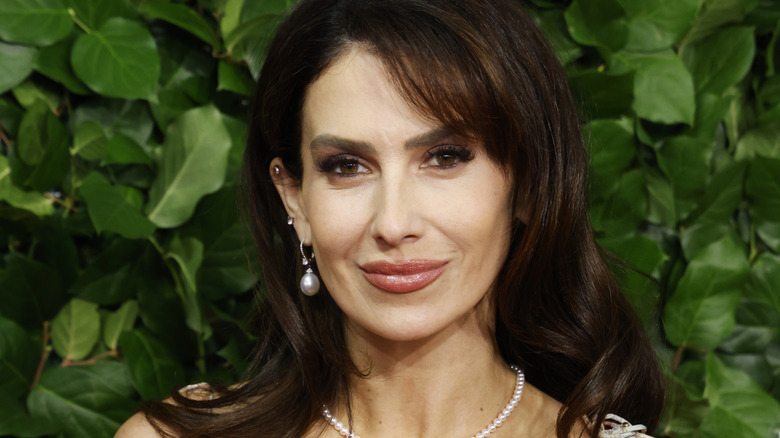 Hilaria Baldwin posing