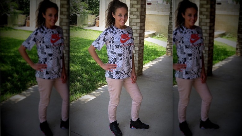 Jinger Duggar wears pink pants