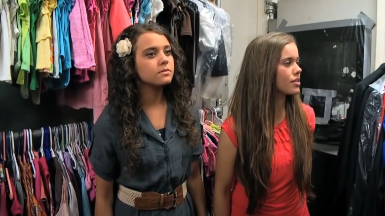 Jinger Duggar and Jessa Duggar inside closet