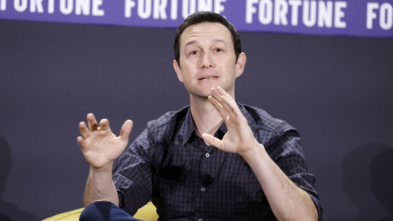 Joseph Gordon-Levitt talking