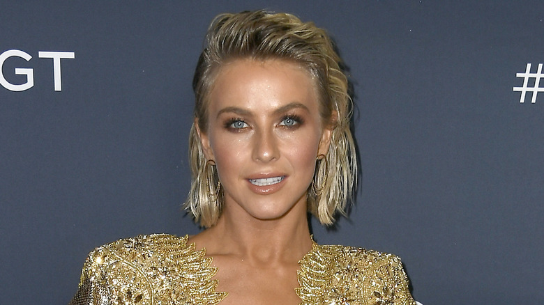 Julianne Hough posing on the red carpet