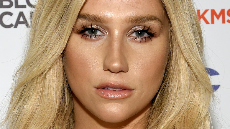 Kesha's Pink and Blue Hair Transformation - wide 8