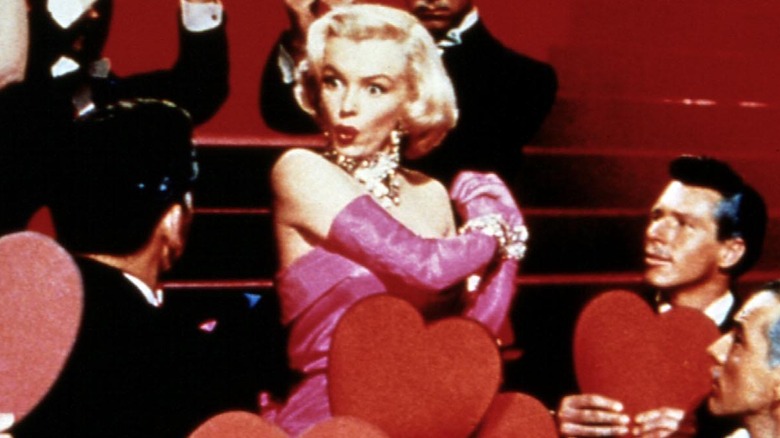 Marilyn Monroe singing 
