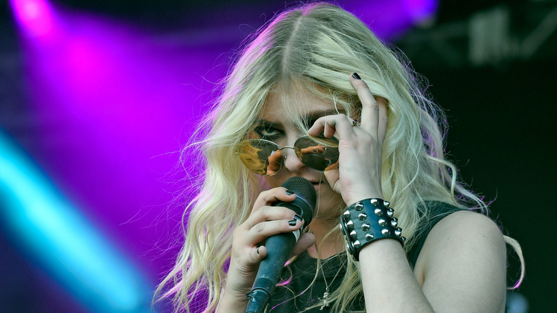 Taylor Momsen, looking sad, 2017 photo