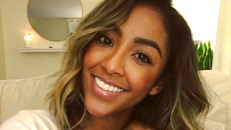 Tayshia Adams wavy hair