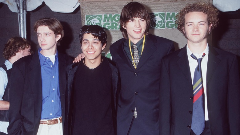 Topher Grace, Wilmer Valderrama, Ashton Kutcher, Danny Masterson posing