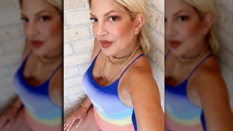 Tori Spelling takes a selfie