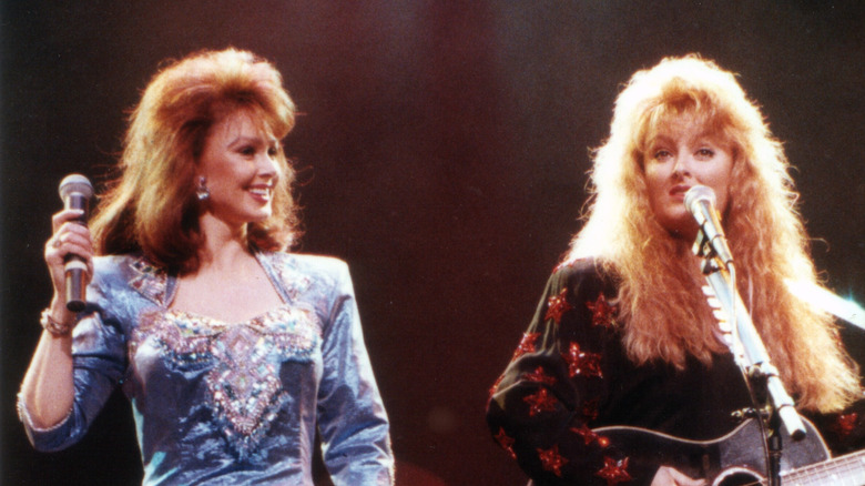 Wynonna and Naomi Judd performing