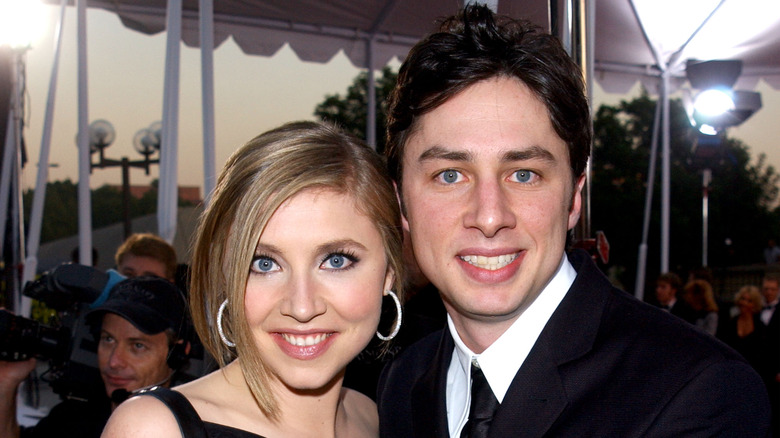 Sarah Chalke, smiling, Zach Braff, smiling, 2002 red carpet, "Scrubs" costars