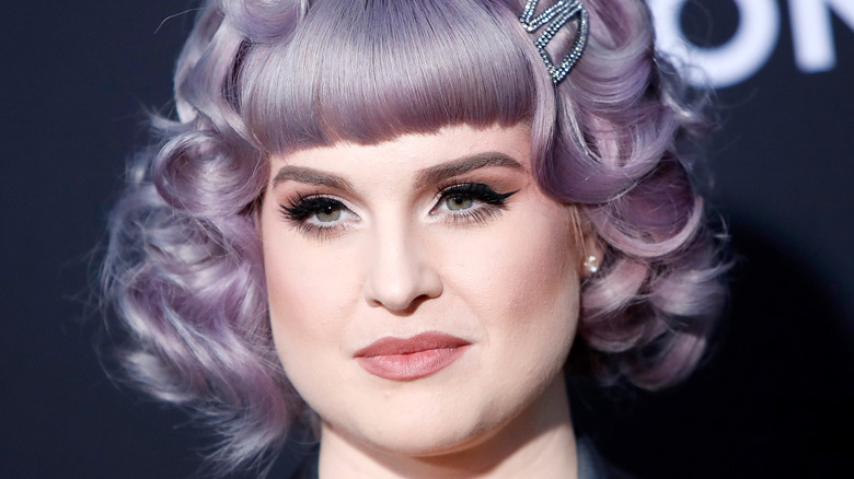 Kelly Osbourne posing 