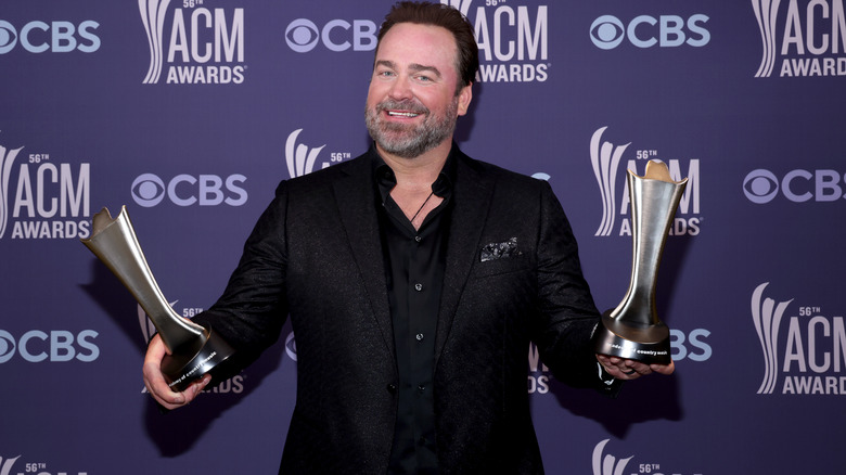 Lee Brice at the ACM awards in 2021