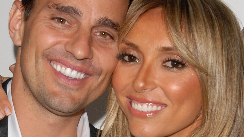 Bill and Giuliana Rancic smiling 