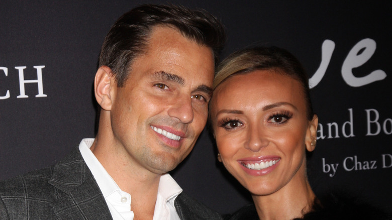 Bill and Giuliana Rancic smiling 