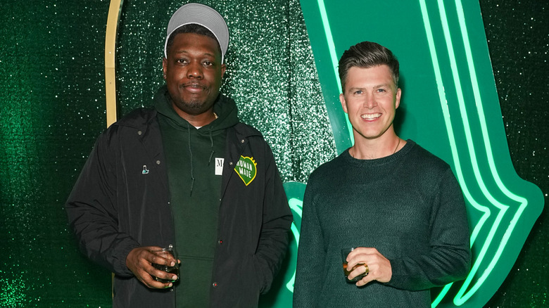 Colin Jost And Michael Che smiling