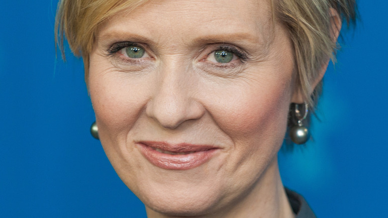 cynthia nixon pixie hair smile