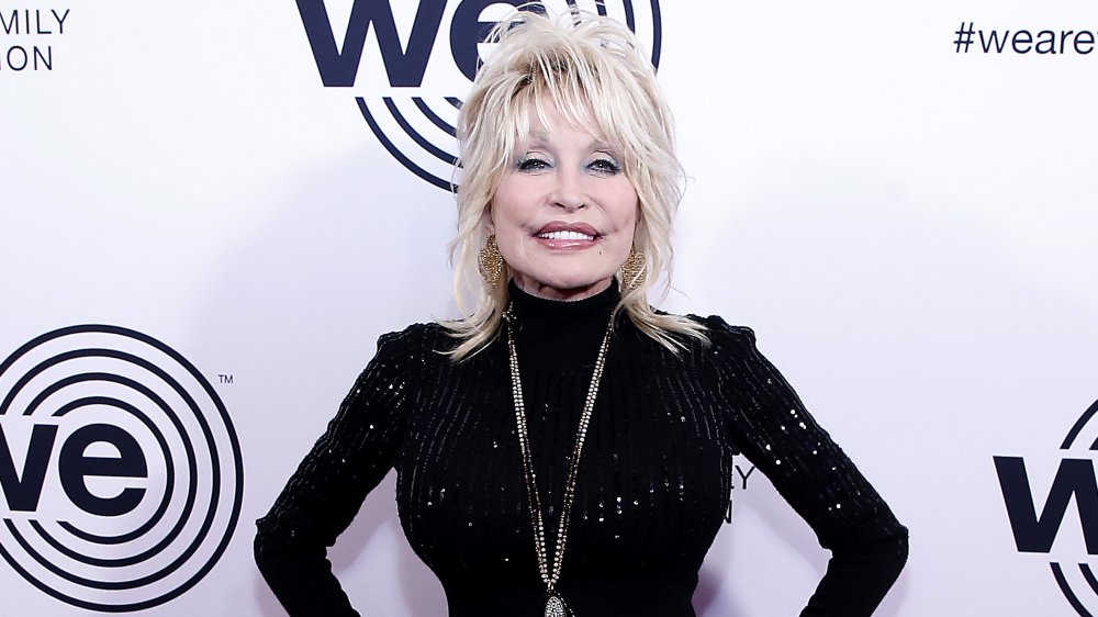 The Truth About Dolly Parton S Plastic Surgery