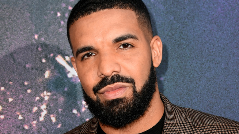 Drake posing on red carpet