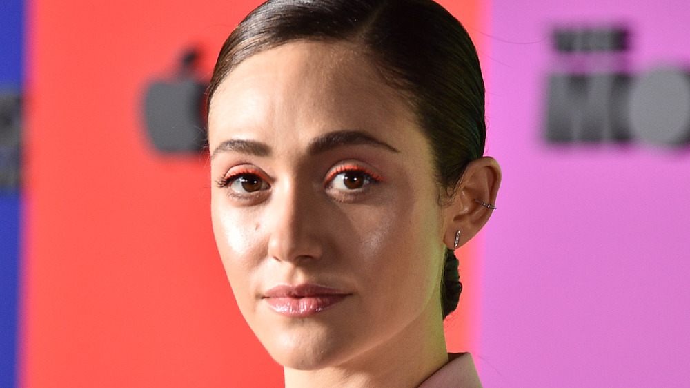 Emmy Rossum posing on the red carpet