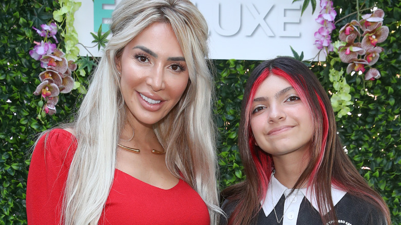 Farrah Abraham, Sophia Abraham, posing