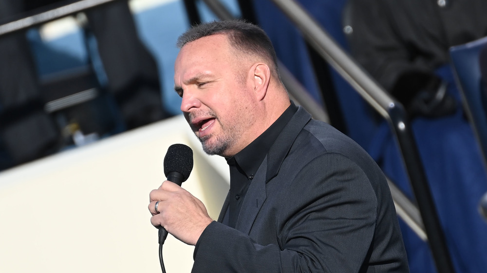 Garth Brooks performing at the presidential inauguration 