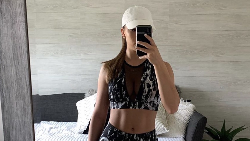 Hailie Mathers selfie in gym wear